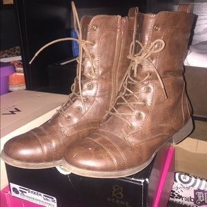 Combat brown boots